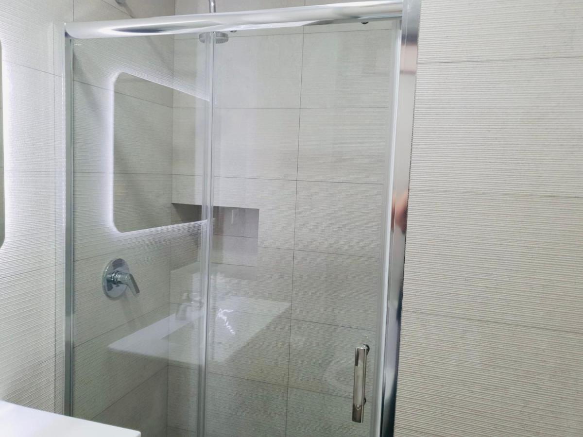 Central Lagos Apt With Marina Views Near Beaches Екстериор снимка