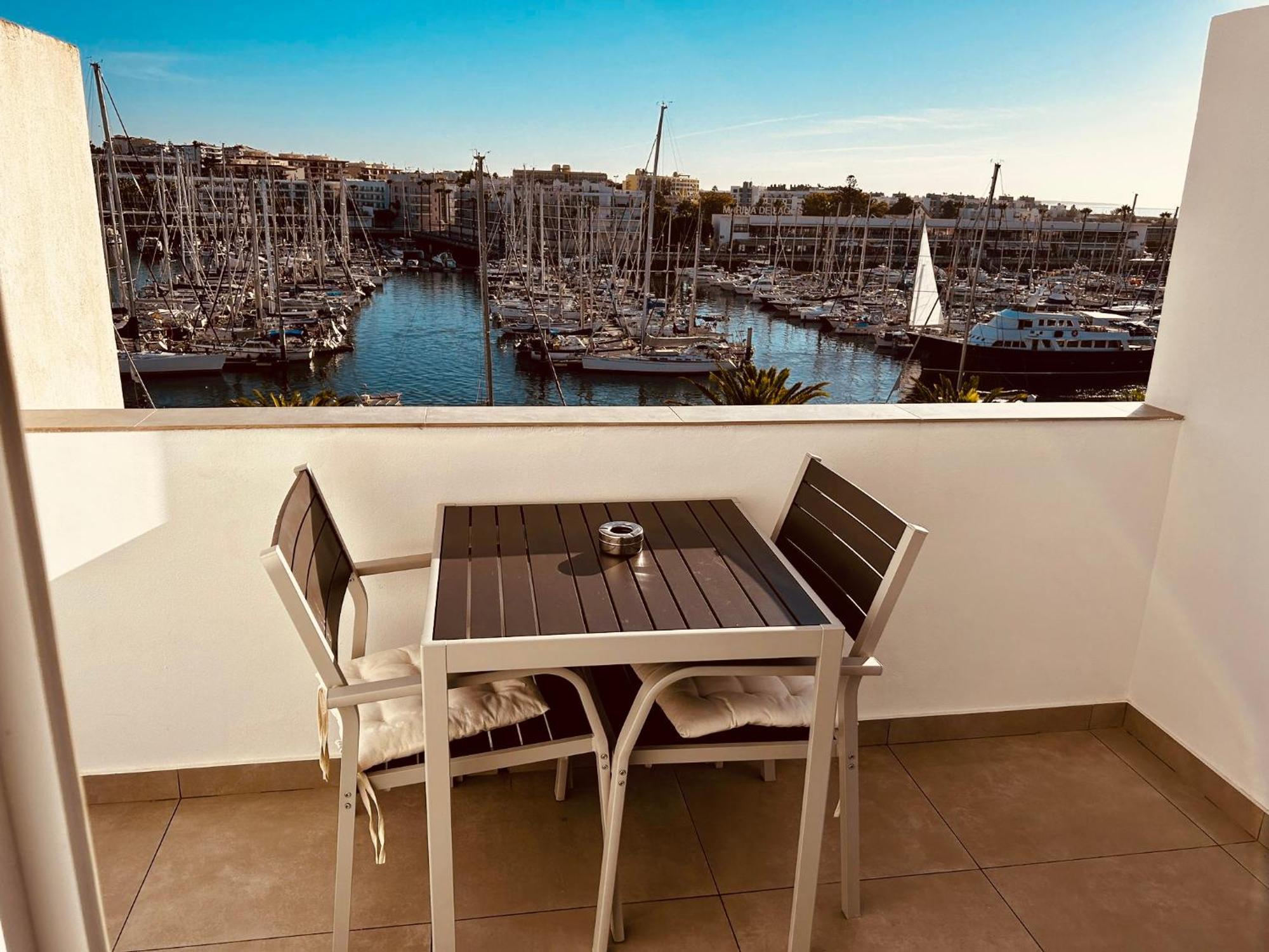 Central Lagos Apt With Marina Views Near Beaches Екстериор снимка