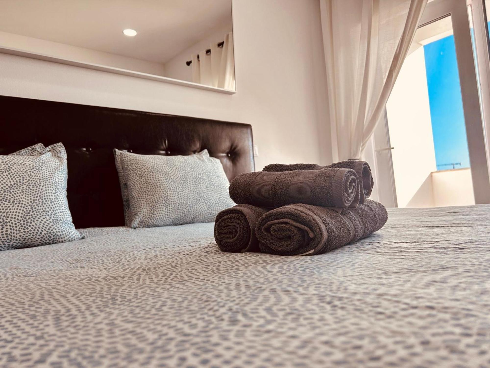 Central Lagos Apt With Marina Views Near Beaches Екстериор снимка