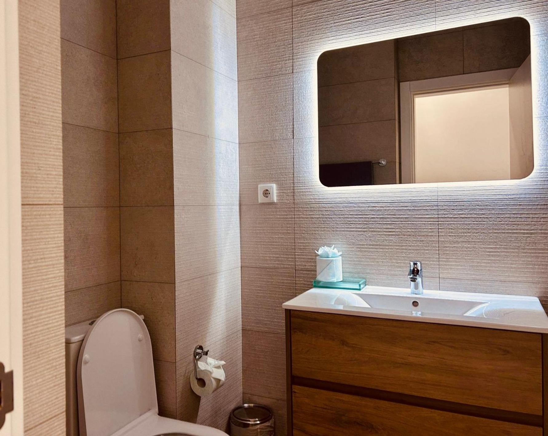 Central Lagos Apt With Marina Views Near Beaches Екстериор снимка