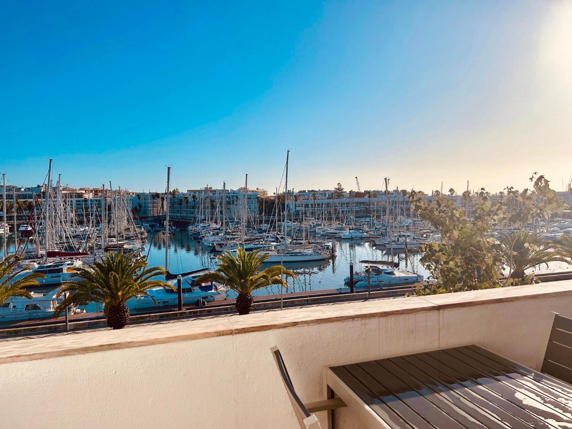 Central Lagos Apt With Marina Views Near Beaches Екстериор снимка