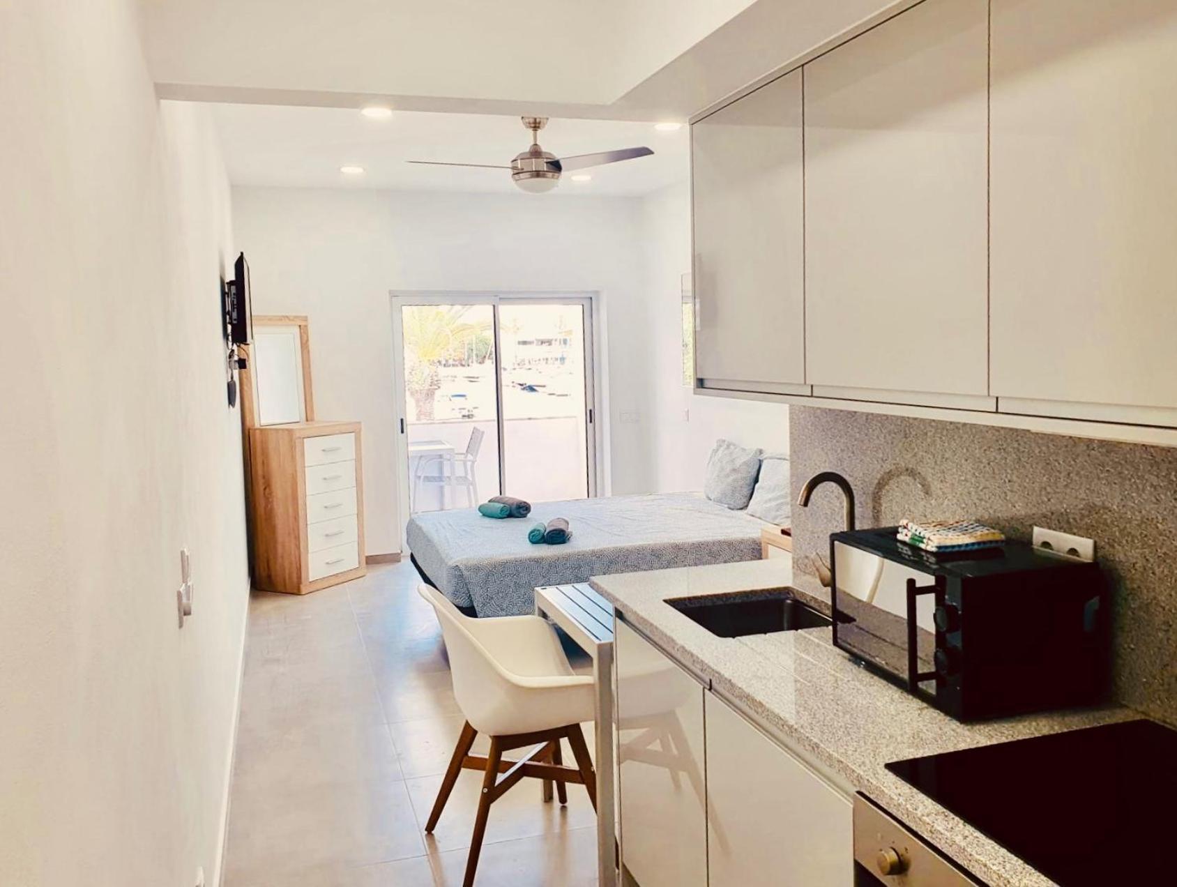 Central Lagos Apt With Marina Views Near Beaches Екстериор снимка